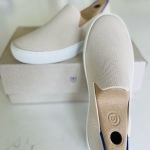 BNIB Rothy’s slip on sneaker in sand color